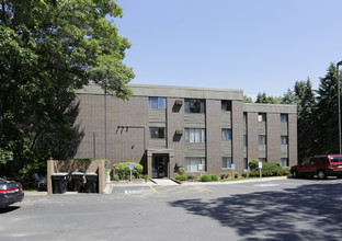 Eldorado Oaks/Maples Apartments in Coon Rapids, MN - Foto de edificio - Building Photo