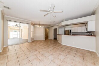 4665 73rd St E in Bradenton, FL - Foto de edificio - Building Photo