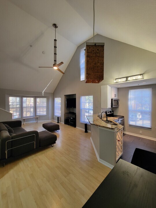 6332 Raleigh St in Orlando, FL - Building Photo