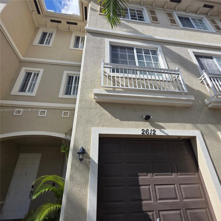 2612 SW 81st Terrace in Miramar, FL - Building Photo