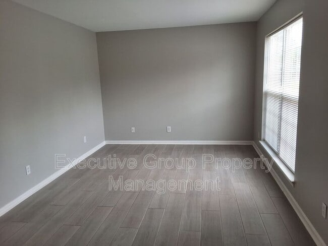 104 Adena Loop in Radcliff, KY - Building Photo - Building Photo