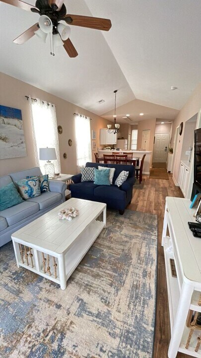 636 River Oaks Dr in Myrtle Beach, SC - Building Photo