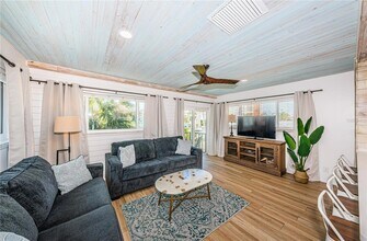 150 Beach Ave in Redington Shores, FL - Foto de edificio - Building Photo