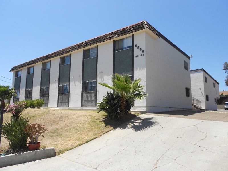 Spring Valley Apartments in Spring Valley, CA - Foto de edificio