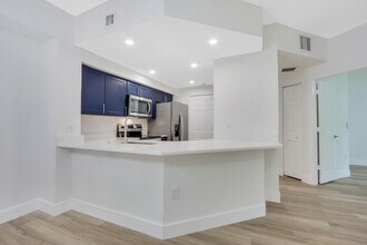 3023 Alcazar Pl in Palm Beach Gardens, FL - Building Photo - Building Photo