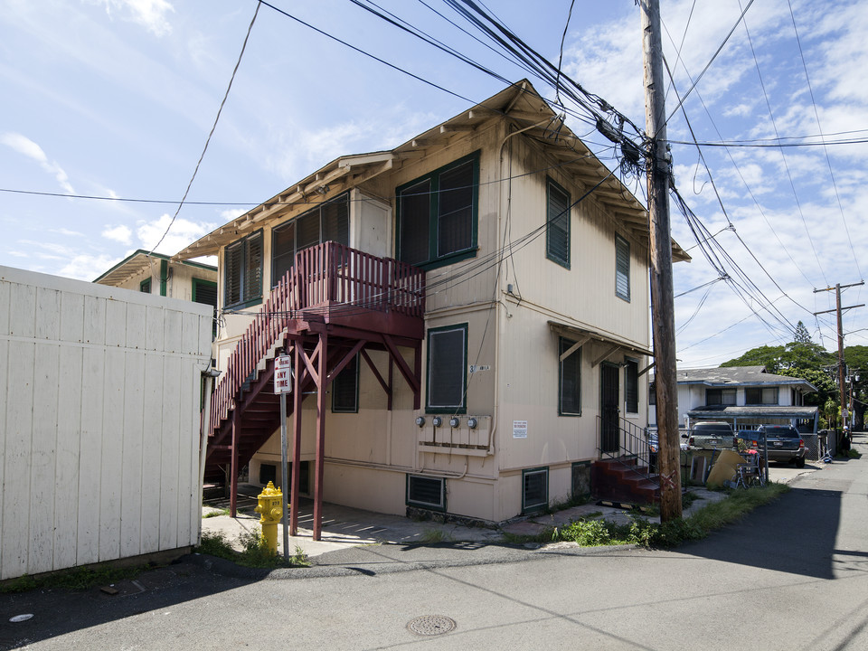 37 Kauila St in Honolulu, HI - Building Photo