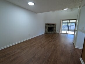 5591 Greatpine Ln S in Jacksonville, FL - Building Photo - Building Photo