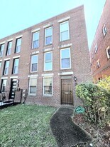 1827 East Capitol St SE in Washington, DC - Building Photo