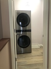 1680 Oakbrooke Ct in Eagan, MN - Building Photo - Building Photo