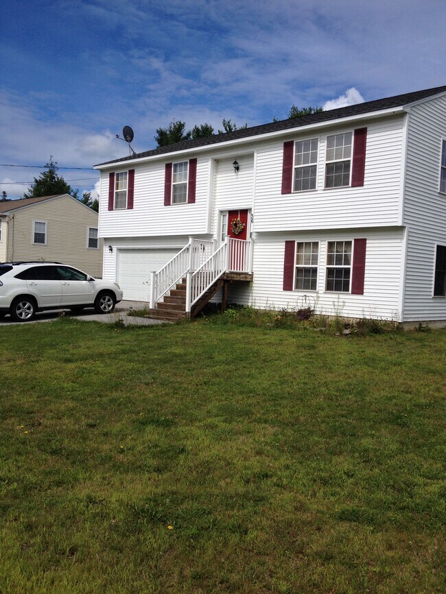 36 Benjamins Way Rentals in Bangor, ME