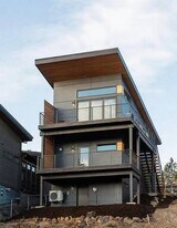 919 NW Roanoke Ave in Bend, OR - Building Photo