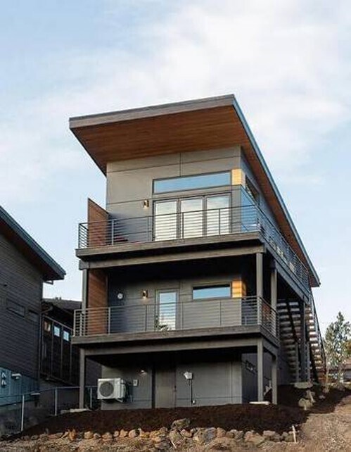 919 NW Roanoke Ave in Bend, OR - Foto de edificio
