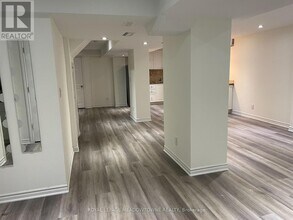 6853 Lisgar Dr in Mississauga, ON - Building Photo - Building Photo