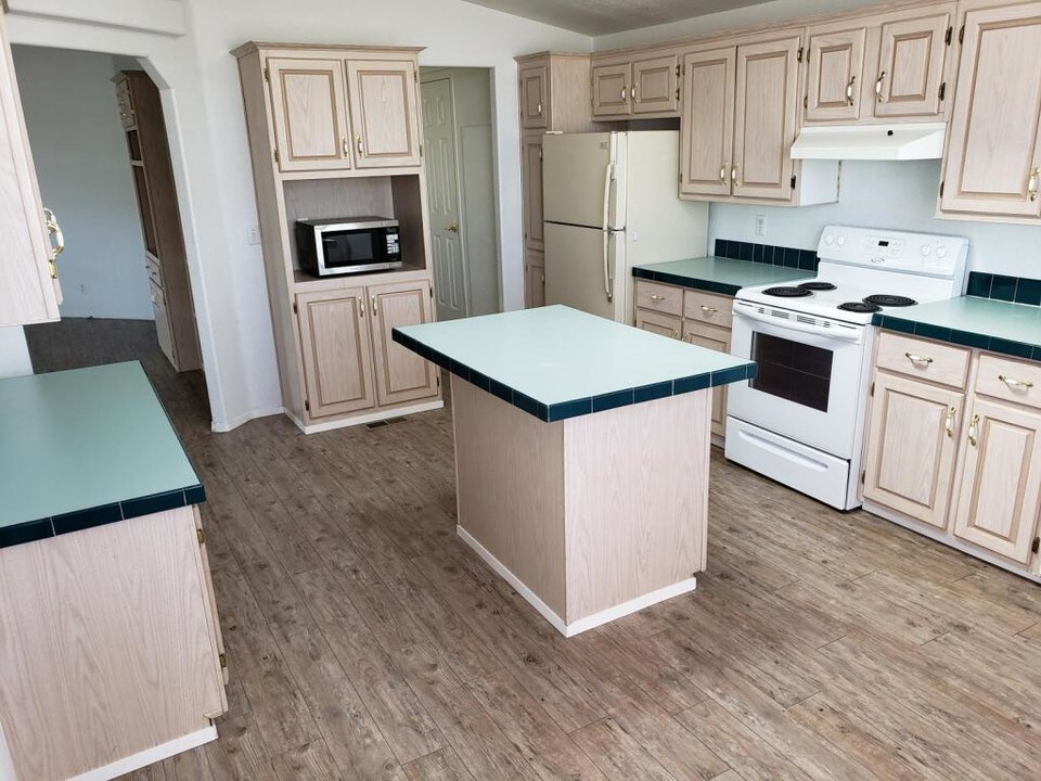 1 El Dorado Ct in Page, AZ - Building Photo