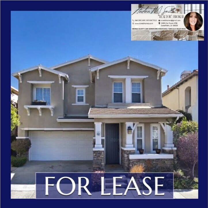 18 Calle Mandarina in San Clemente, CA - Building Photo