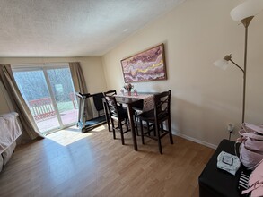 15 Lakeside Dr in Ledyard, CT - Building Photo - Building Photo