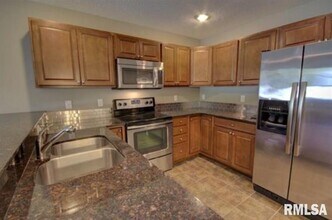 3375 Serenity Pl in Rock Island, IL - Building Photo - Building Photo