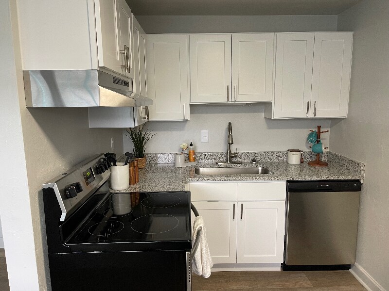 7433 Fenner St in Norfolk, VA - Building Photo