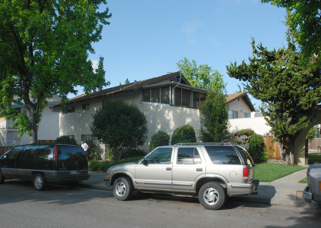 61 Michael Dr in Campbell, CA - Foto de edificio - Building Photo