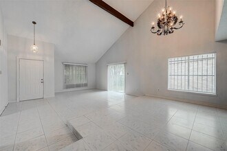 2915 Windchase Blvd in Houston, TX - Building Photo - Building Photo