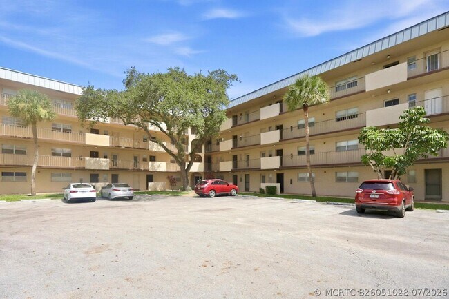 property at 6301 N Falls Cir Dr
