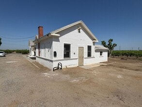 39648 Rd 68 in Dinuba, CA - Building Photo - Building Photo