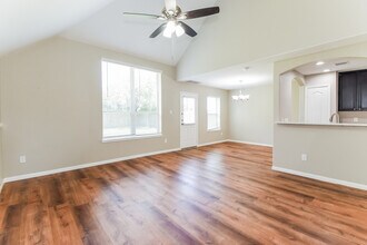 251 Sea Breeze Dr in Bacliff, TX - Building Photo - Building Photo