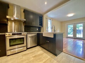 85 Arundel Ave in Toronto, ON - Building Photo
