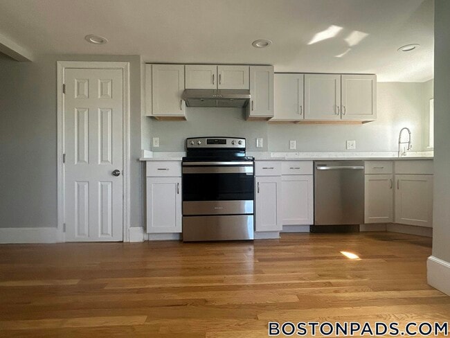 55 Forest Ave in Everett, MA - Building Photo - Building Photo