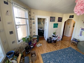 24 Cameron Ave, Unit 29-3 in Somerville, MA - Foto de edificio - Building Photo