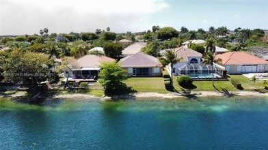 575 SE 29th Dr in Homestead, FL - Building Photo - Building Photo
