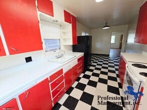 1324 Parkhill Dr in Billings, MT - Foto de edificio - Building Photo