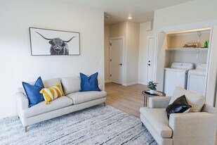 Clearwater Lofts LLC in Kennewick, WA - Building Photo