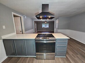 10217 Teagarden Rd, Unit Apt B in Dallas, TX - Foto de edificio - Building Photo