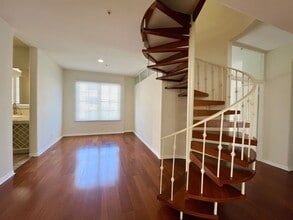 1250 Midvale Ave in Los Angeles, CA - Building Photo - Building Photo