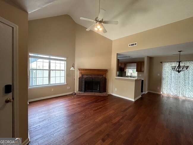 413 Sherrels Ford in Peachtree City, GA - Foto de edificio - Building Photo