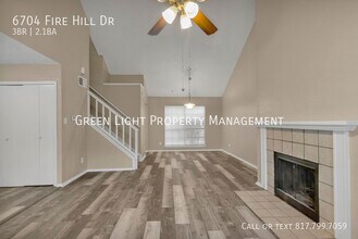 6704 Fire Hill Dr in Fort Worth, TX - Foto de edificio - Building Photo