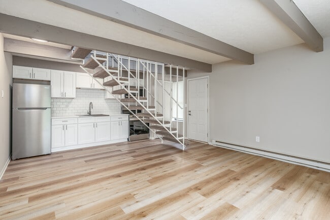 Creekbend & Chase Townhomes in Delaware, OH - Foto de edificio - Interior Photo