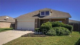 9329 Rhoni Ct in Fort Worth, TX - Building Photo