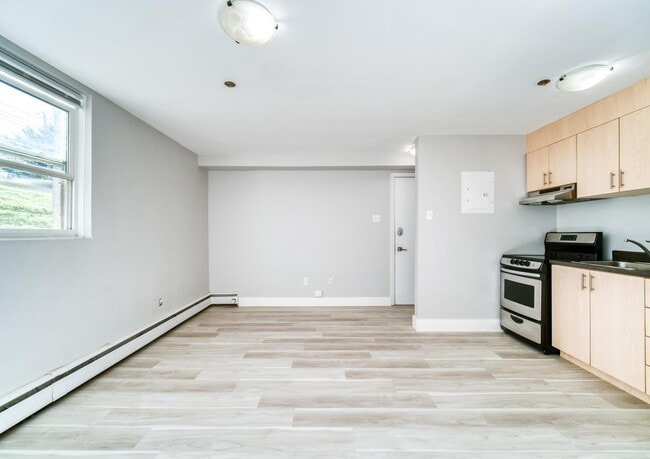 6411-6411 South St