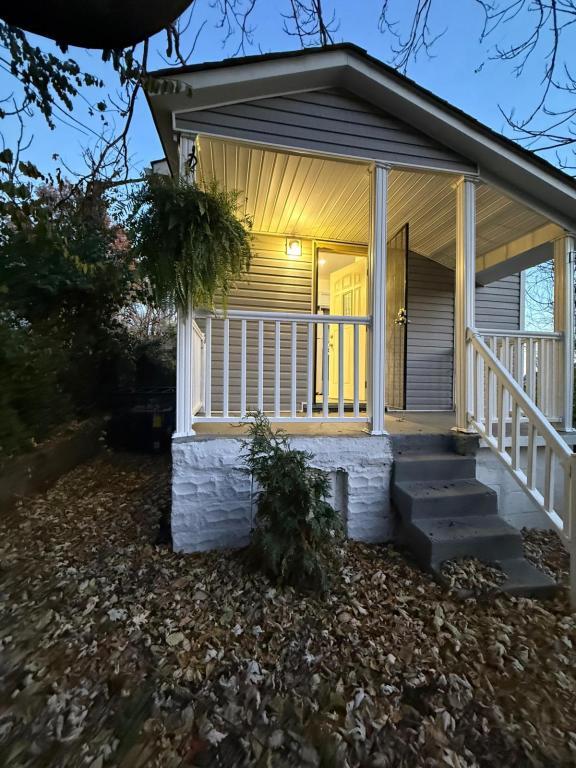 5411 Hamilton Ave in Jennings, MO - Building Photo - Building Photo