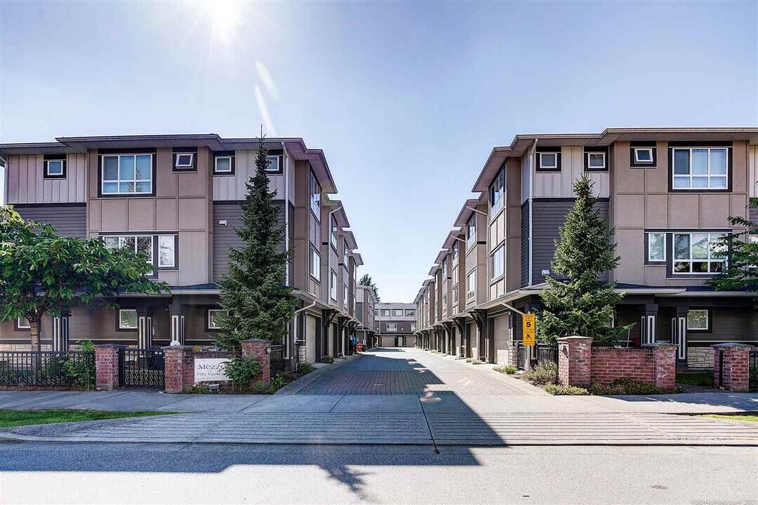 7373 Turnill St in Richmond, BC - Building Photo