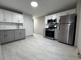 45-51-51 Cowles St, Unit 45 in Bridgeport, CT - Building Photo