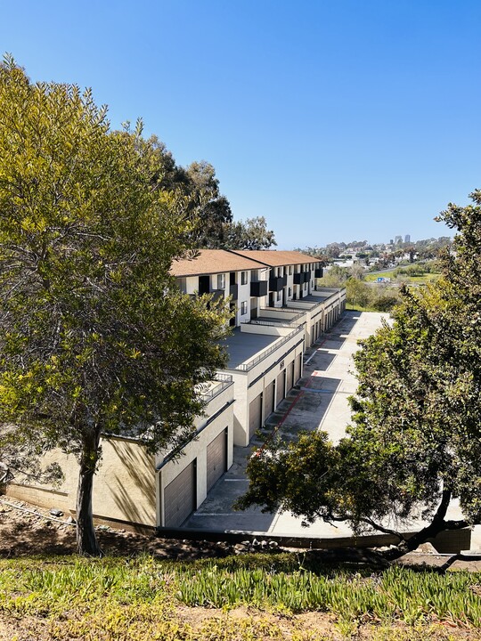 Hillside Apartments in San Diego, CA - Foto de edificio