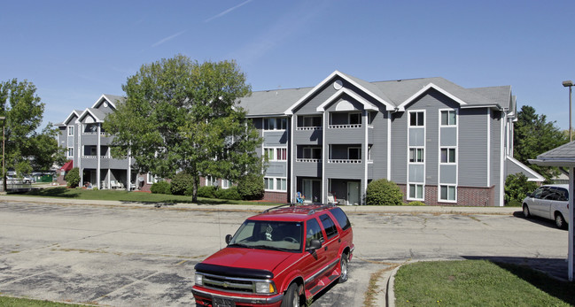 School Street Apartments in Marshall, WI - Foto de edificio - Building Photo