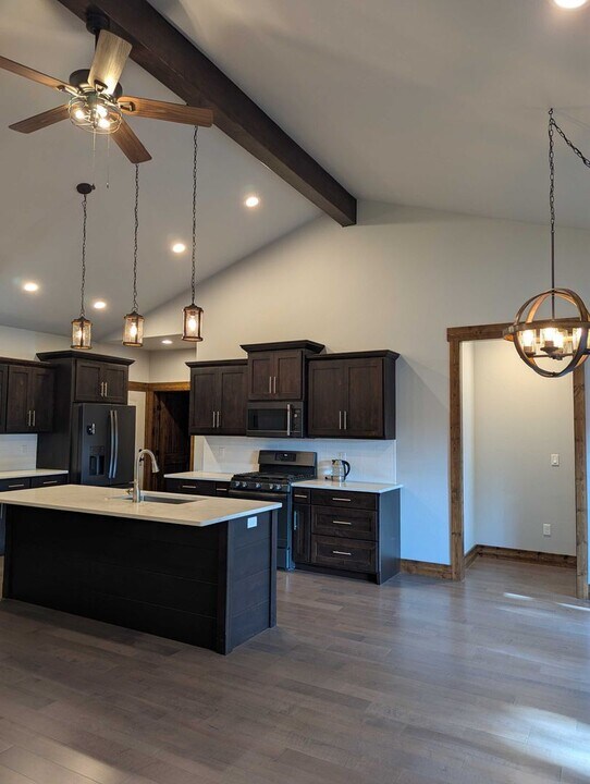 247 Northland Dr in Kalispell, MT - Building Photo