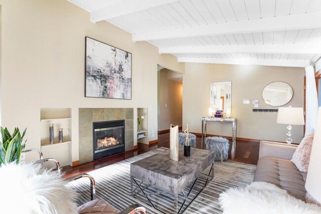 property at 2417 Johnson Pl