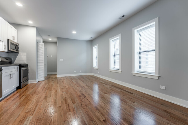 2116 N Sedgwick St in Chicago, IL - Building Photo - Building Photo