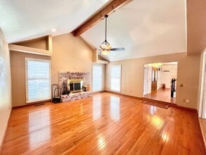 411 Bluff Dr in Los Banos, CA - Building Photo - Building Photo