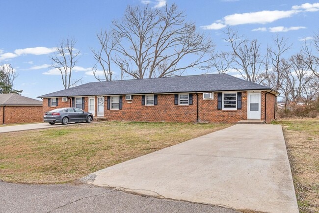 111 Tandy Dr in Clarksville, TN - Building Photo - Building Photo